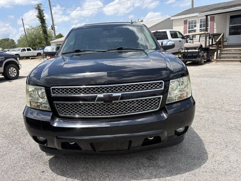 Used 2010 Chevrolet Suburban LTZ AWD/4WD image 4