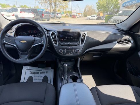 Used 2019 Chevrolet Malibu LT image 29