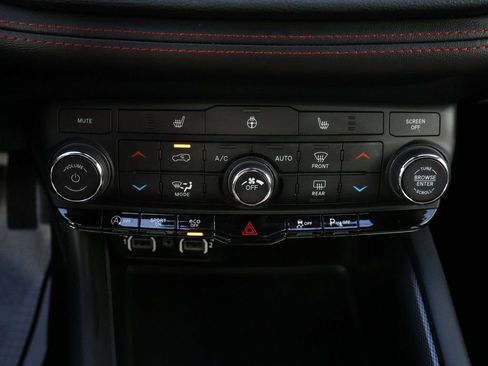 Used 2025 Dodge Durango GT image 31