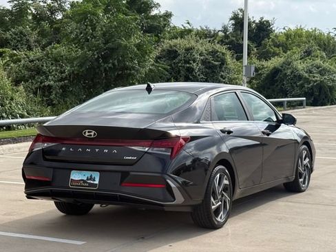 Used 2024 Hyundai Elantra Limited FWD image 4