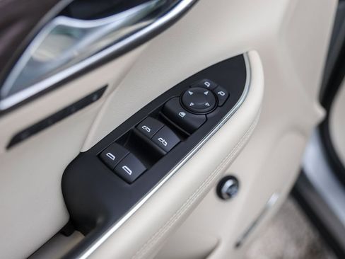 Used 2023 Buick Envision Avenir AWD/4WD image 24