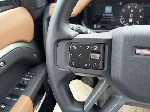 Used 2025 Land Rover Defender 110 X-Dynamic SE image 47