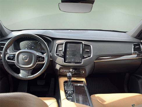 Used 2018 Volvo XC90 T6 Momentum w/ Convenience Package AWD/4WD image 9
