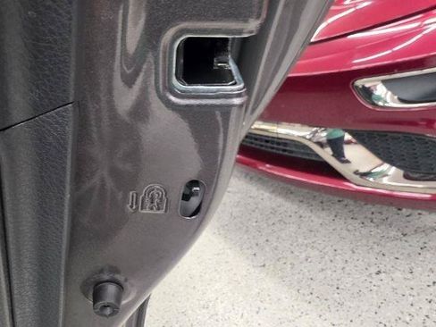 Used 2021 Toyota Camry SE FWD image 29
