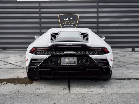 Used 2020 Lamborghini Huracan EVO image 21