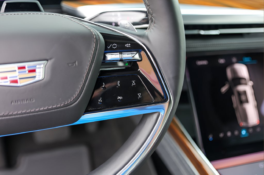 Certified 2025 Cadillac Escalade Sport Platinum w/ LPO, ONYX Package AWD/4WD image 13