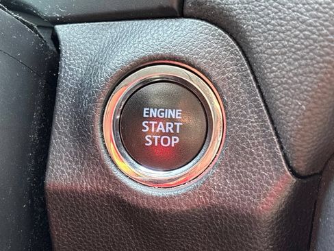 Used 2021 Toyota RAV4 XLE FWD image 13