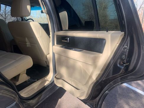 Used 2016 Ford Expedition XL image 27