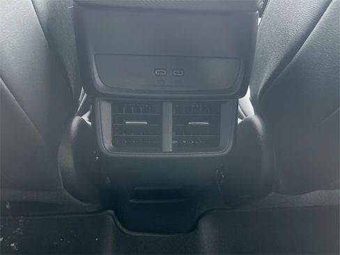 Used 2025 Chevrolet Equinox LT w/ Convenience Package II image 23