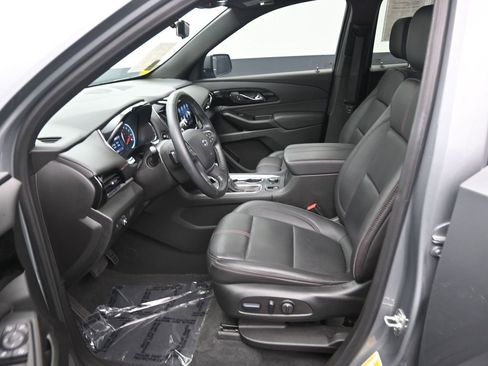 Used 2023 Chevrolet Traverse RS image 12