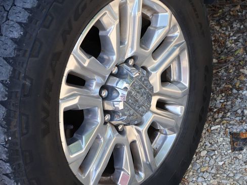 Used 2022 GMC Sierra 3500 Denali AWD/4WD image 25