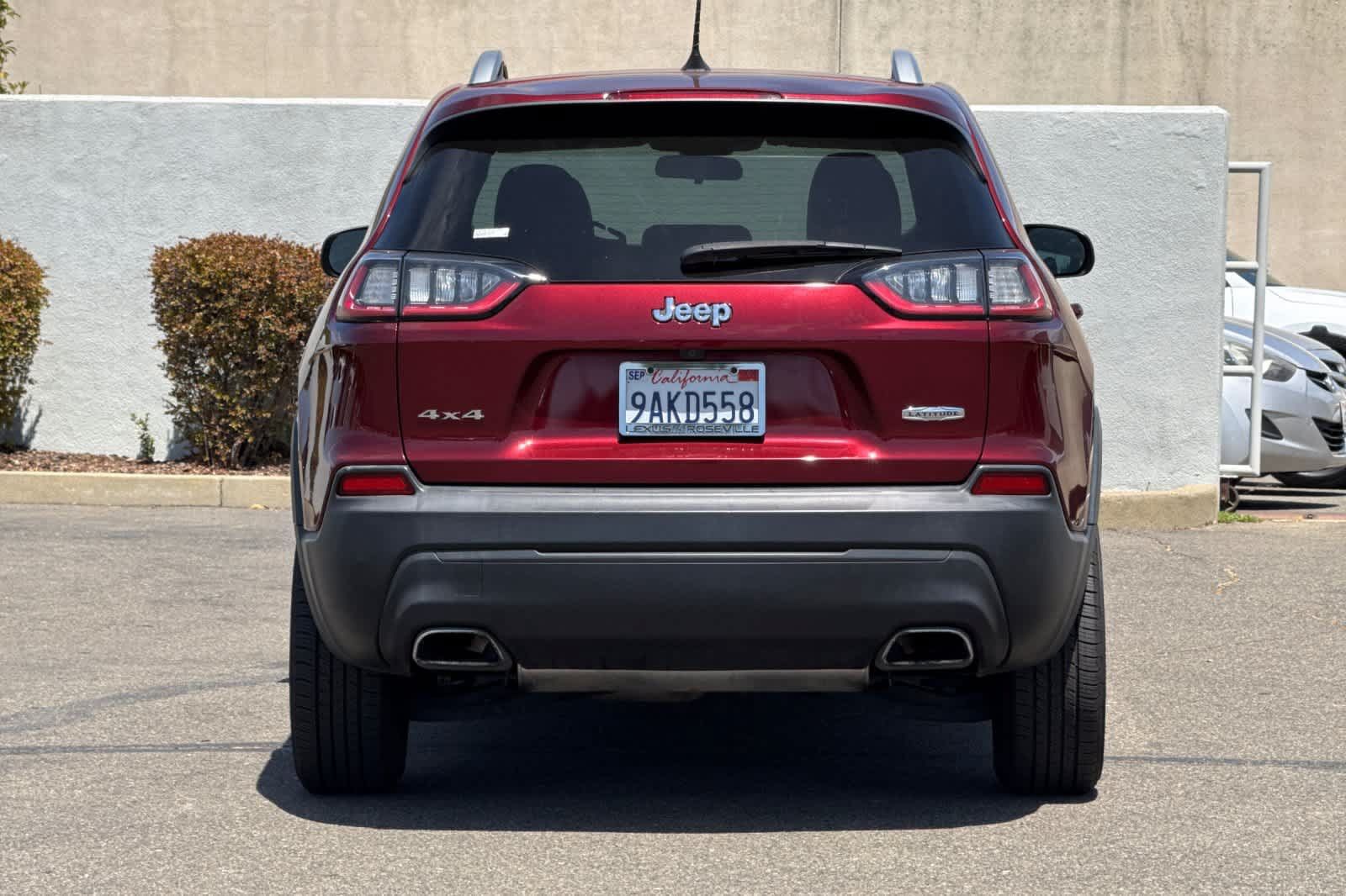 Used 2019 Jeep Cherokee Latitude Plus w/ Cold Weather Group AWD/4WD image 8
