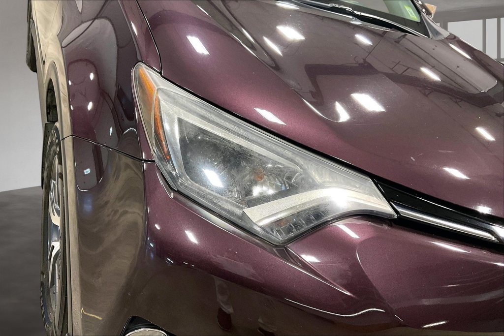 Used 2018 Toyota RAV4 XLE w/ Plus Extra Value Package AWD/4WD image 32