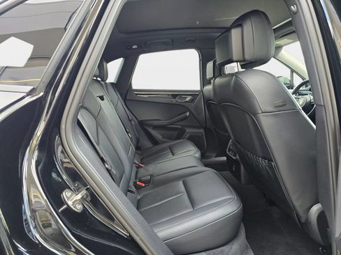 Used 2023 Porsche Macan AWD/4WD image 13