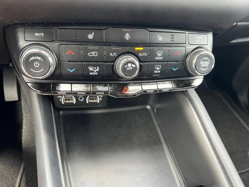 Used 2023 Dodge Durango GT w/ Blacktop Package RWD image 34