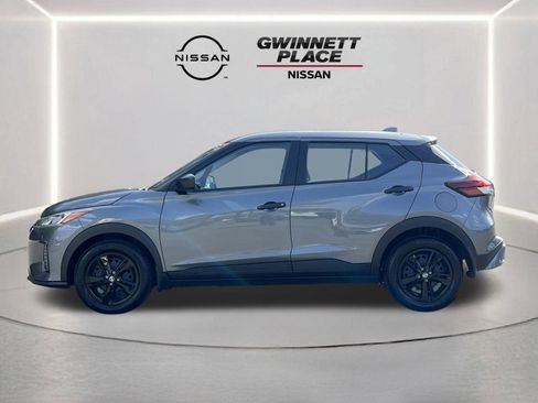 Certified 2025 Nissan Kicks Play S image 19