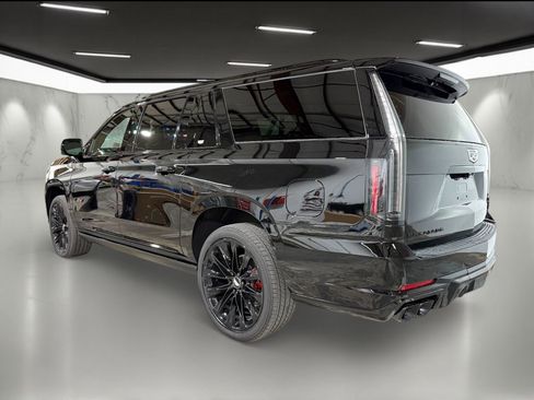 New 2026 Cadillac Escalade ESV V w/ LPO, ONYX Package image 3