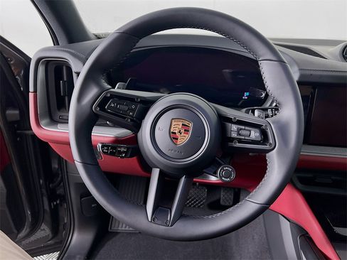 New 2026 Porsche Cayenne Base image 12