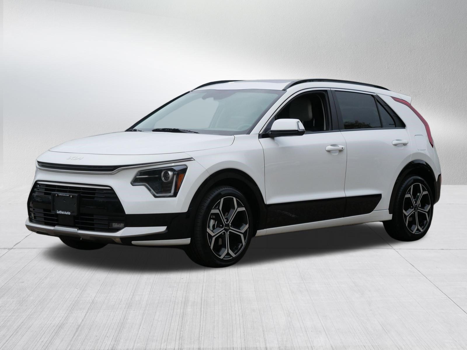 Certified 2025 Kia Niro EX Touring FWD image 3
