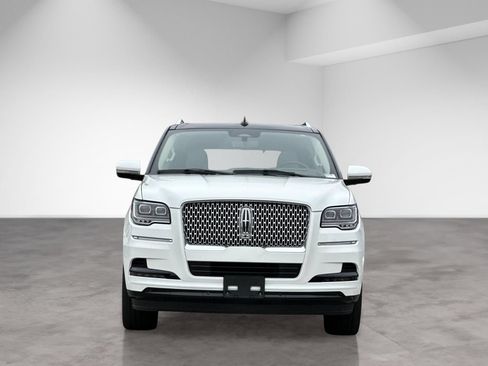 Used 2024 Lincoln Navigator Reserve AWD/4WD image 10