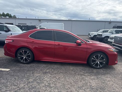 Used 2020 Toyota Camry SE AWD/4WD image 8