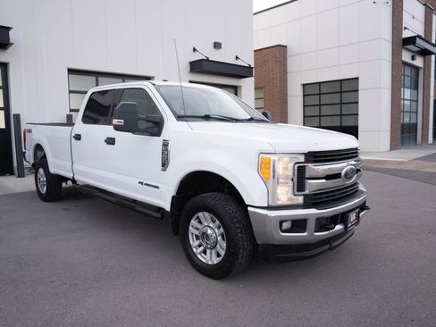 Used 2017 Ford F350 XLT w/ XLT Value Package AWD/4WD image 4