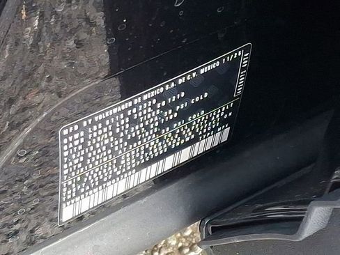 New 2026 Volkswagen Tiguan SE image 17