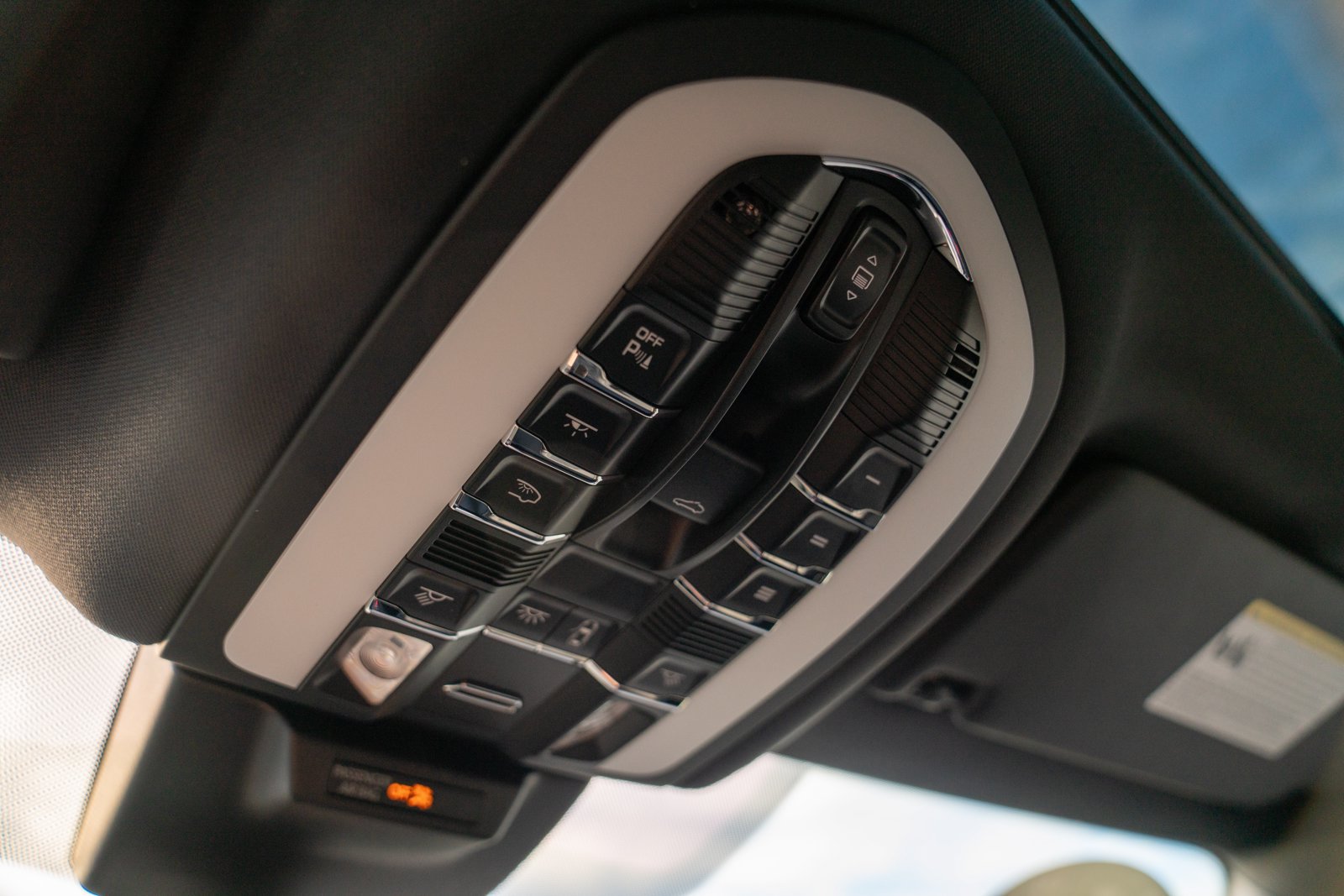 Certified 2026 Porsche Macan AWD/4WD image 22