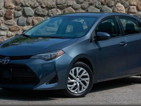 Used 2019 Toyota Corolla LE FWD image 1