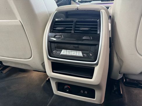 Used 2019 BMW X7 xDrive40i w/ Premium Package image 21