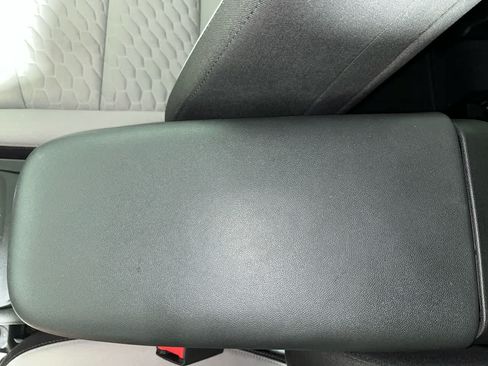 Used 2021 Chevrolet Equinox LS AWD/4WD image 23