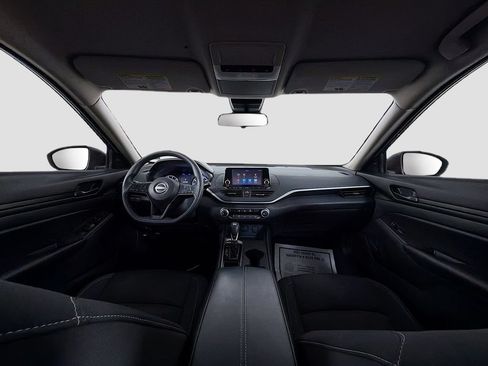 Used 2024 Nissan Altima 2.5 S FWD image 9