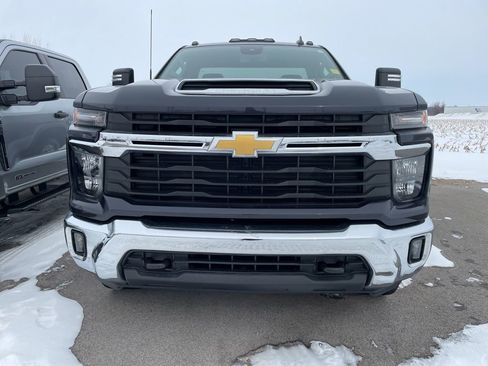 Used 2024 Chevrolet Silverado 2500 LT w/ Convenience Package image 26