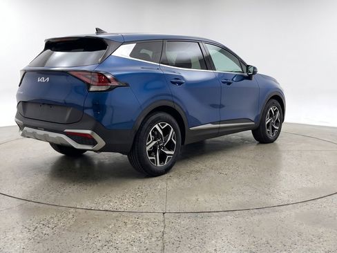Used 2025 Kia Sportage LX image 9