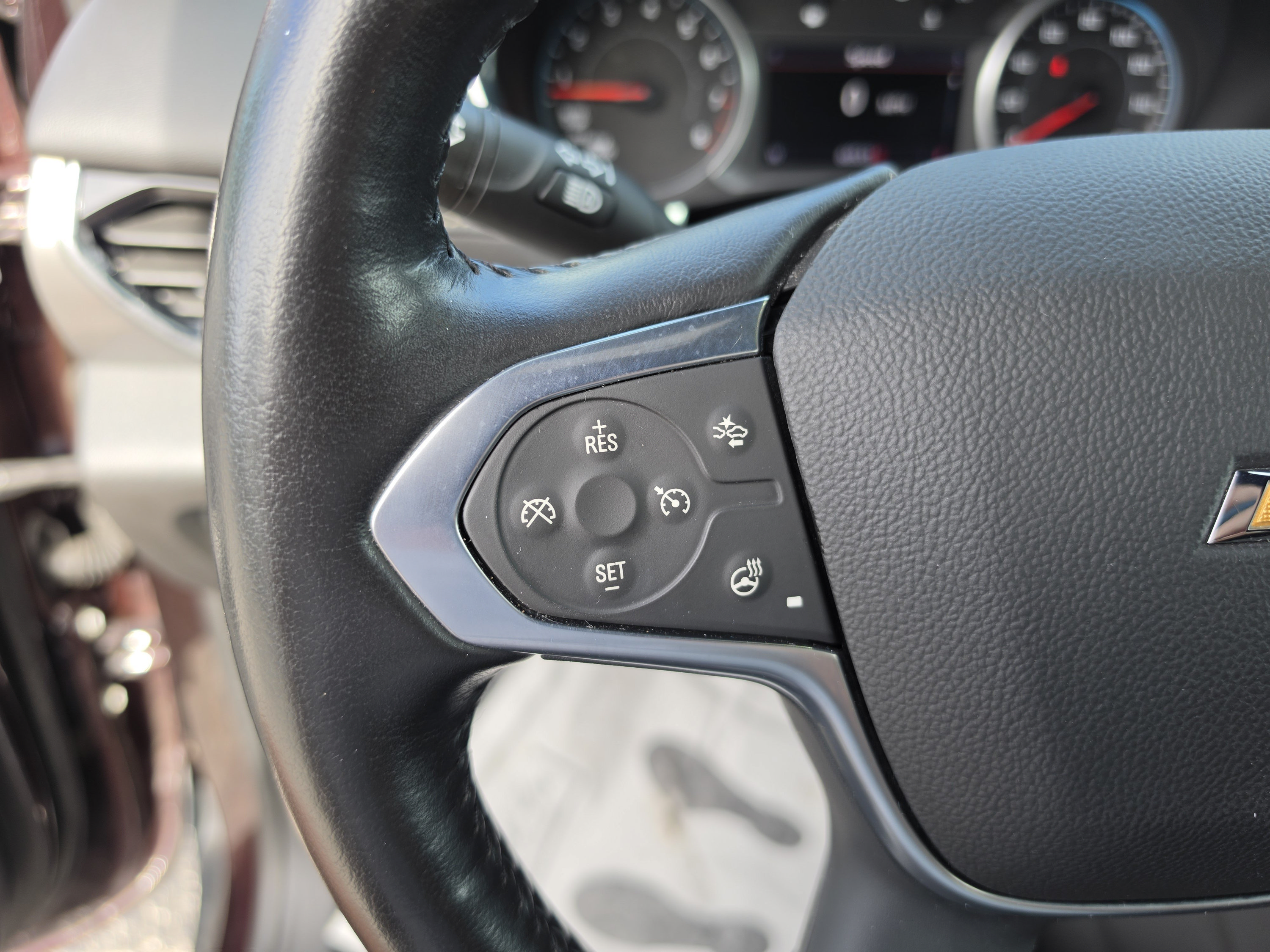 Used 2022 Chevrolet Traverse LT FWD image 34