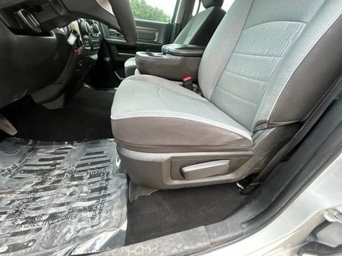 Used 2023 RAM 1500 Classic SLT w/ Electronics Group AWD/4WD image 18