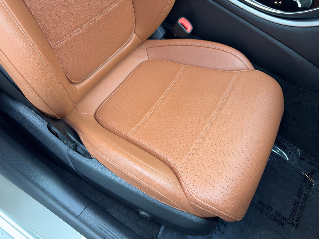 Used 2022 Mercedes-Benz C 300 Sedan image 46