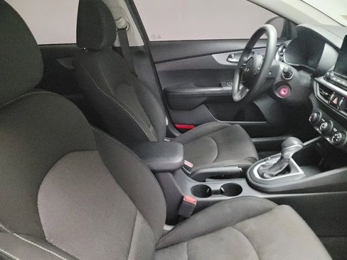 Used 2022 Kia Forte LXS FWD image 21