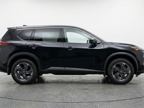 Used 2025 Nissan Rogue SV image 11