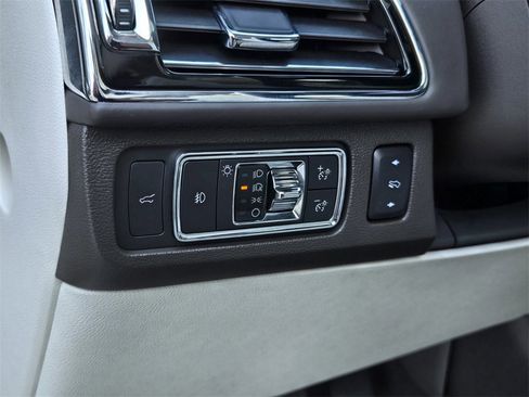 Used 2022 Lincoln Navigator L Black Label image 21