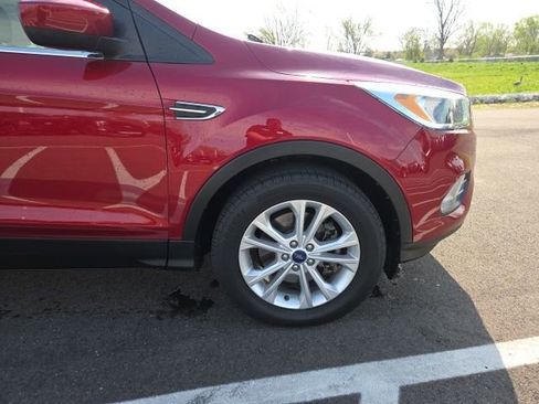 Used 2017 Ford Escape SE image 4