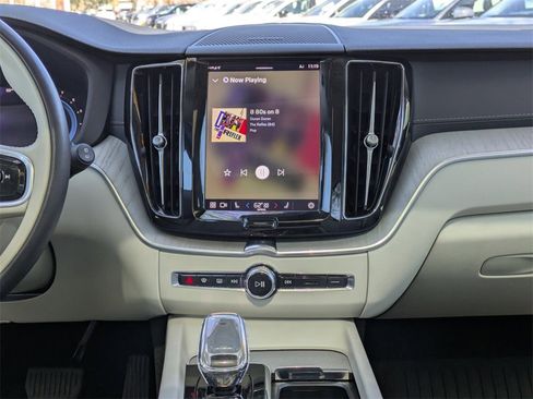 Certified 2023 Volvo XC60 B5 Ultimate image 21