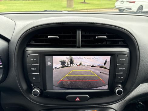 Used 2024 Kia Soul LX w/ Option Group 015 FWD image 29
