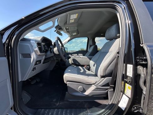 Used 2022 Ford F150 XLT w/ Trailer Tow Package image 2