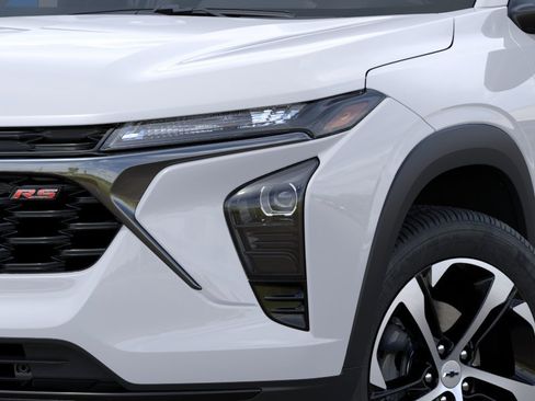 New 2026 Chevrolet Trax RS w/ Sunroof Package FWD image 11