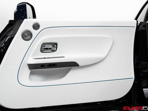 Used 2025 Rolls-Royce Spectre Black Badge image 21