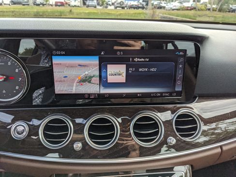 Used 2019 Mercedes-Benz E 300 image 22