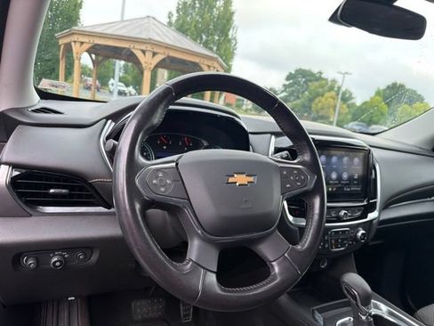 Used 2021 Chevrolet Traverse LT FWD image 14