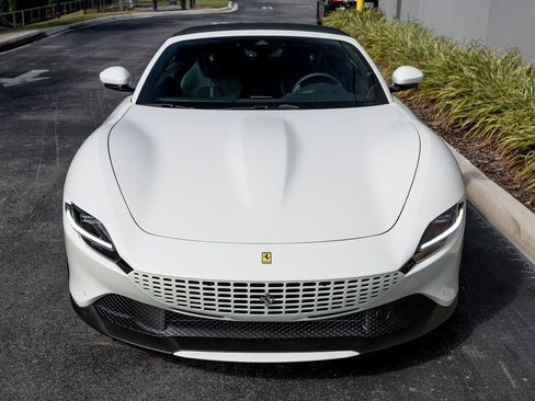 Used 2024 Ferrari Roma Spider image 9