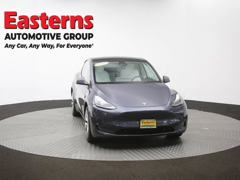 Used 2022 Tesla Model Y Long Range AWD/4WD image 46